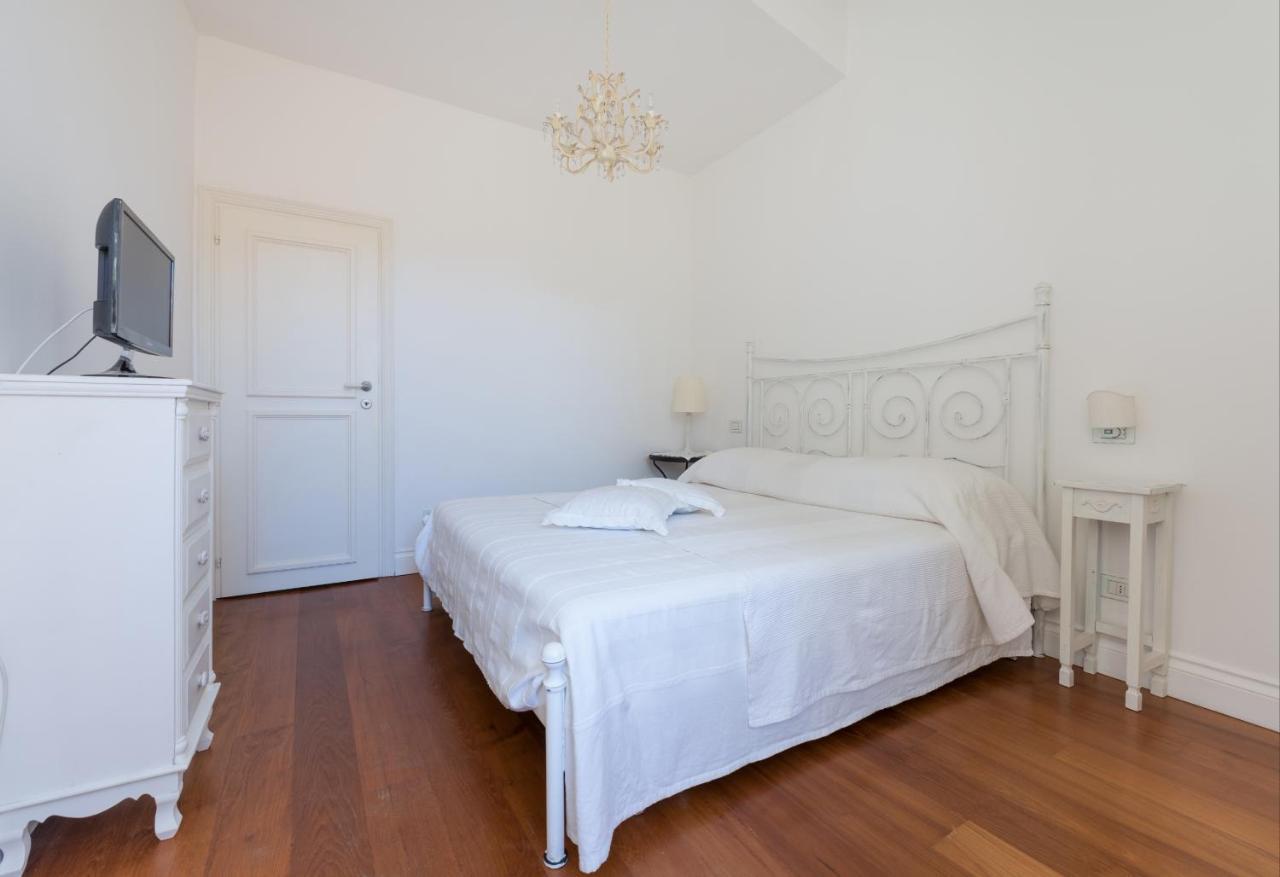 Vienna'S House Apartment Леричи Екстериор снимка